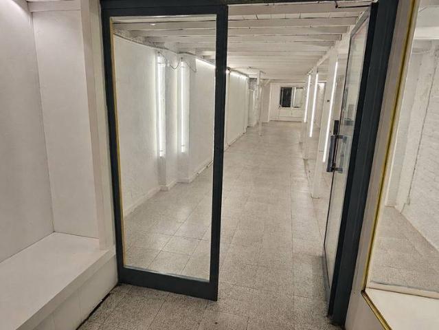 Local comercial en Alquiler en Sant Pere, Sta. Caterina i la Ribera