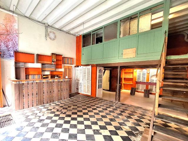 Local comercial en Alquiler en Sant Pere, Sta. Caterina i la Ribera