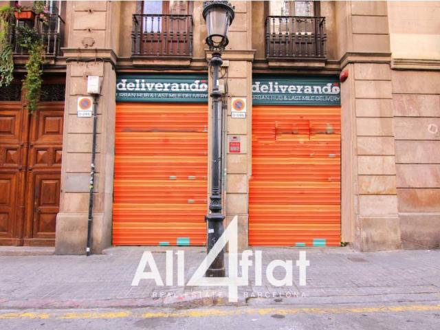Local comercial en Alquiler en Sant Pere, Sta. Caterina i la Ribera