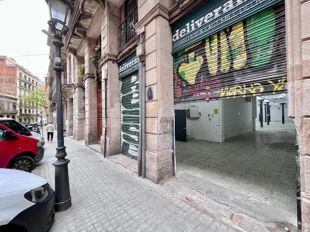 Local comercial en Alquiler en Sant Pere, Sta. Caterina i la Ribera