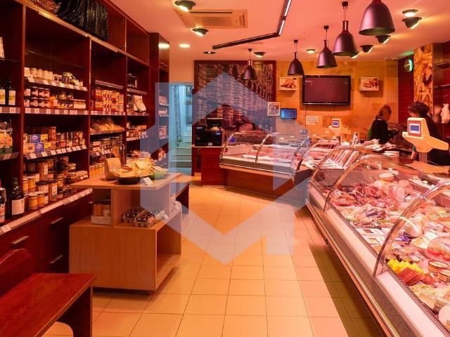 Local comercial en alquiler en Santa Coloma de Gramanet, de 130 m² 1 habitación por 1.100