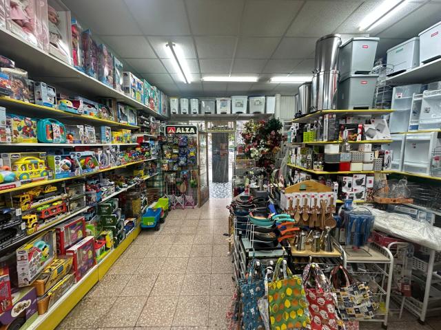 Local comercial en alquiler en Santander – Calle peatonal y zona comercial
