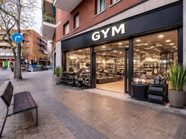 Local comercial en Alquiler en Sants Badal