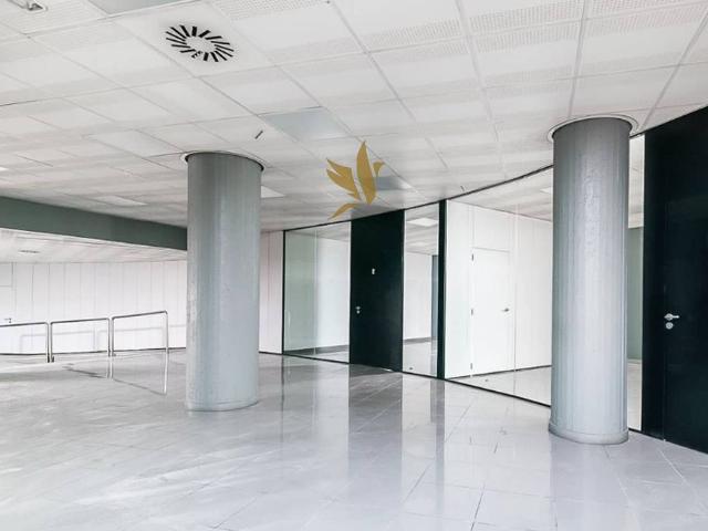 Local comercial en Alquiler en Sants Badal