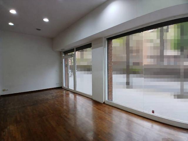 Local comercial en Alquiler en Sants Badal