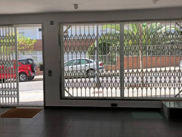 Local comercial en Alquiler en Sarrià