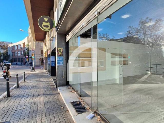 Local comercial en Alquiler en Sarrià