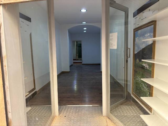 Local comercial en Alquiler en Sarrià