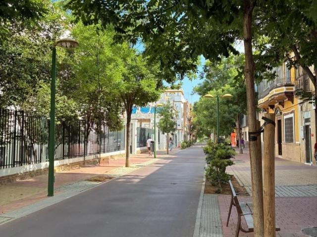Local comercial en alquiler en Sevilla, Cruz Roja Capuchinos