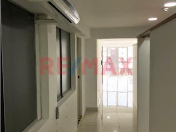 Local comercial en alquiler en Surquillo a S/2,700 al mes
