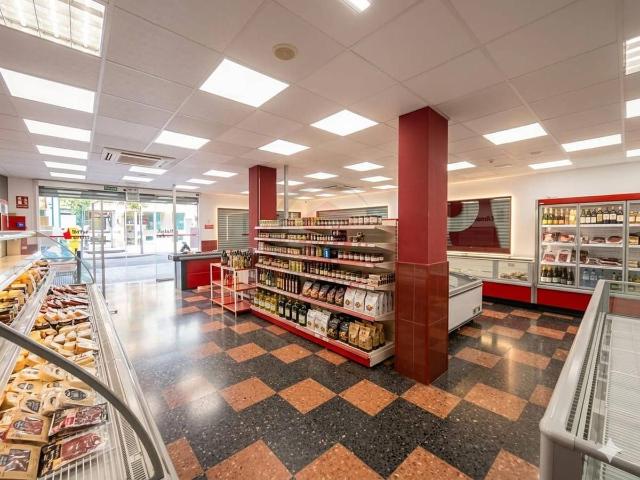 Local comercial en Alquiler en Porta