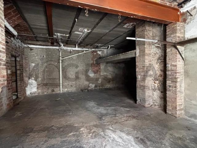 Local comercial en Alquiler en Palau solità i Plegamans