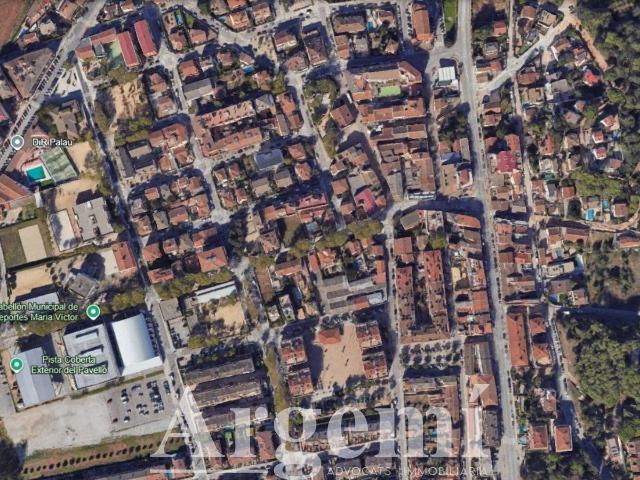 Local comercial en Alquiler en Palau solità i Plegamans