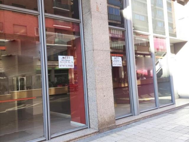 Local comercial en alquiler en Palencia, Avda. Modesto Lafuente