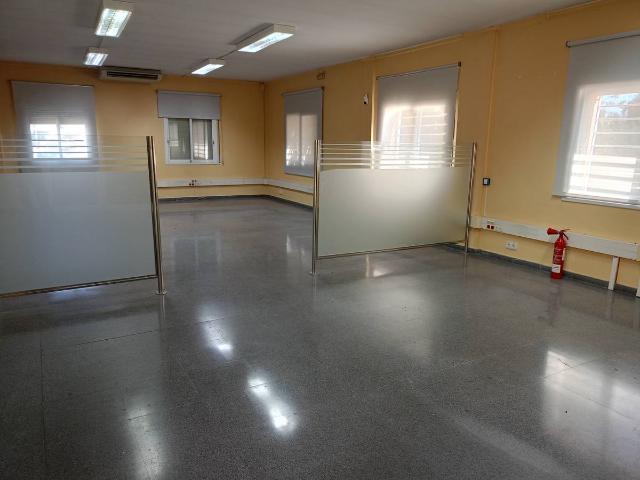 Local comercial en Alquiler en Parets del Vallès