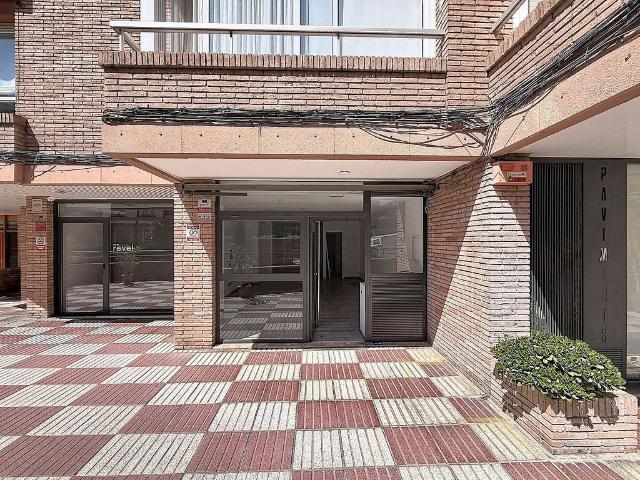 Local comercial en alquiler en pasaje De Forasté, Barcelona, de 40 m² 1 habitación por 700