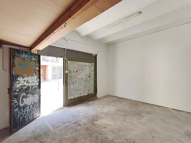 Local comercial en alquiler en pasaje De Gomis, Barcelona, de 25 m² 1 habitación por 350