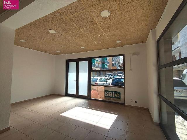 Local comercial en alquiler en pasaje Hondures, Pineda de Mar, de 110 m² por 1.300