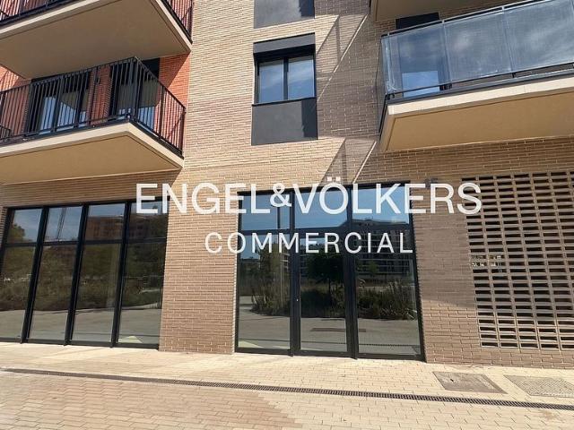 Local comercial en alquiler en paseo De Francesc Candel, Barcelona, de 207 m² por 4.200