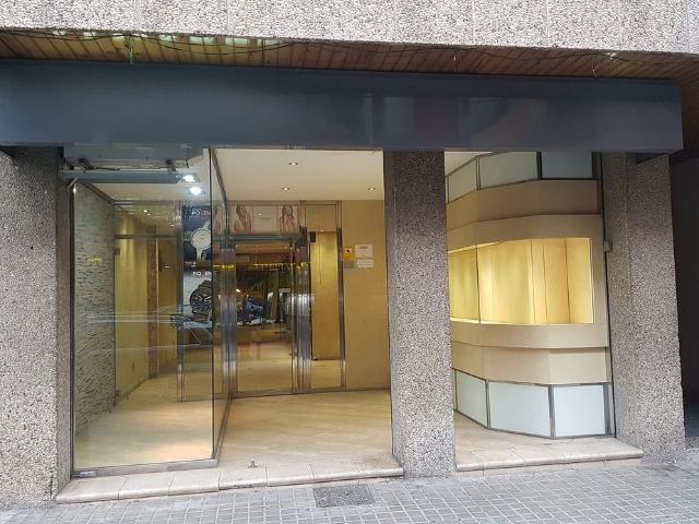 Local comercial en alquiler en paseo De la Muntanya, Granollers, de 115 m² 6 habitaciones por 980