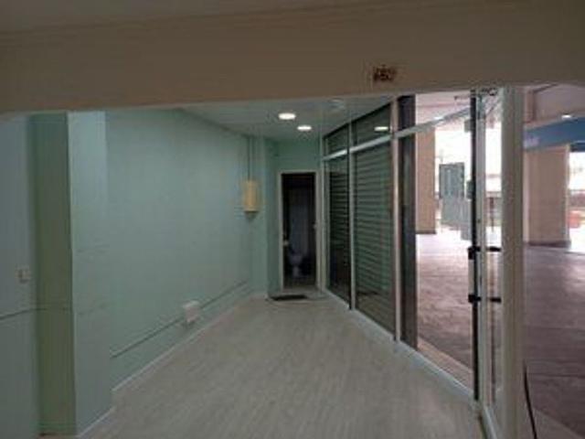 Local comercial en alquiler en paseo De la Zona Franca, Barcelona, de 45 m² 2 habitaciones por 550