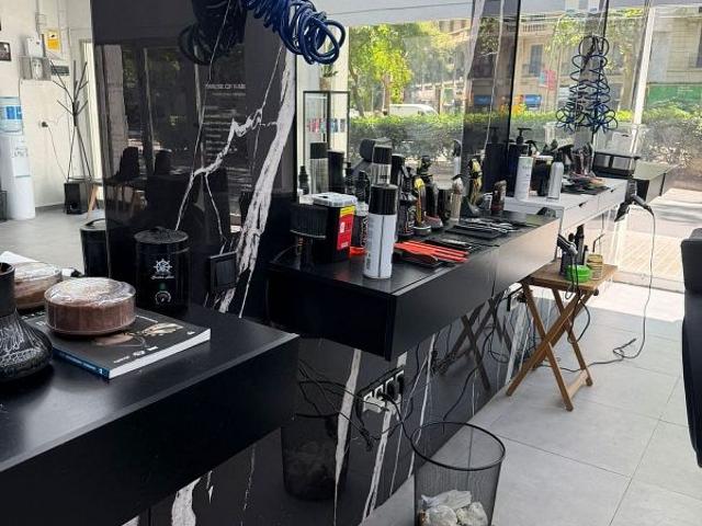 Local comercial en alquiler en paseo De Sant Joan, Barcelona, de 75 m² 7 habitaciones por 1.000