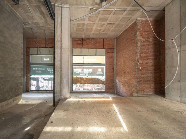 Local comercial en alquiler en paseo Del Mare Nostrum, Badalona, de 146 m² por 1.800