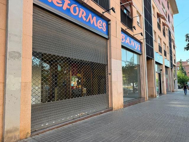 Local comercial en alquiler en paseo Del Doctor Moragas, Barbera del Vallès, de 250 m² 2 habitaciones por 2.700