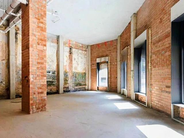 Local comercial en alquiler en paseo Maragall, Barcelona, de 102 m² 3 habitaciones por 1.767