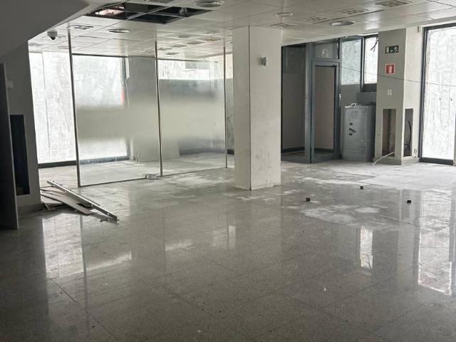 Local comercial en Alquiler en Passeig Maragall