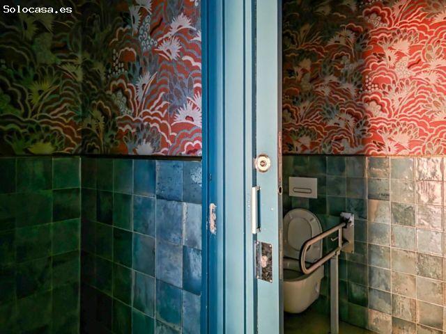 Local comercial en alquiler en Plaça Ricard Vinyes – Lleida