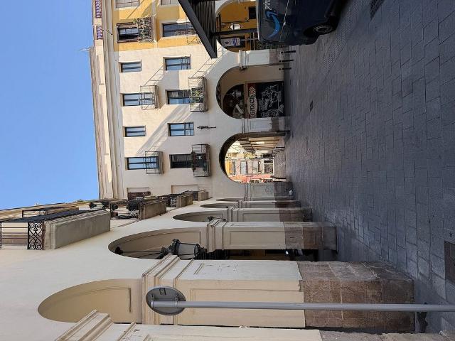 Local comercial en alquiler en plaza Del Mercadal, Barcelona, de 70 m² 1 habitación por 599