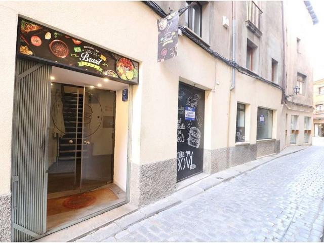 Local comercial en alquiler en plaza Del Canonge Collell, Vic, de 170 m² por 700