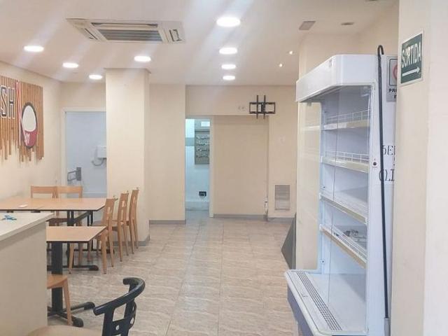 Local comercial en alquiler en plaza D'espanya, Lleida, de 70 m² por 1.250