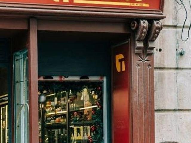 Local comercial en alquiler en plaza Sant Josep de Calassanç, Barcelona, de 80 m² 3 habitaciones por 1.000