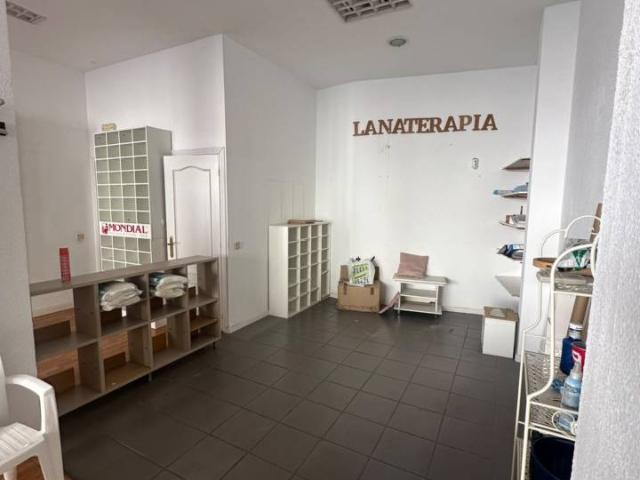 ¡LOCAL COMERCIAL EN ALQUILER EN PLENO CENTRO DE BADAJOZ!