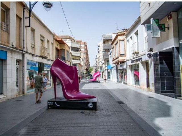 Local comercial en alquiler en pleno centro de Elda