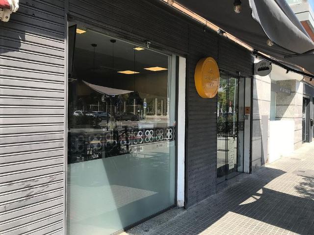 Local comercial en alquiler en Prat de Llobregat, El, de 110 m² por 1.800