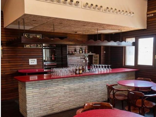 Local comercial en Alquiler en Puebla de Vallbona, Valencia