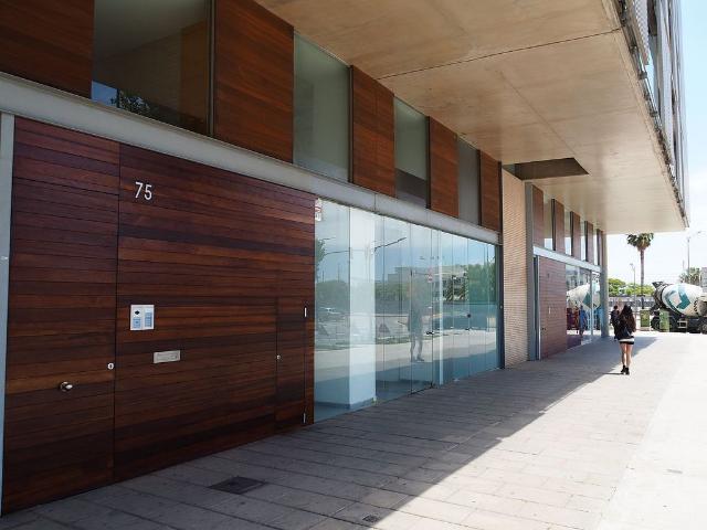 Local comercial en alquiler en ronda Barceló, Mataró, de 173 m² 1 habitación por 1.185