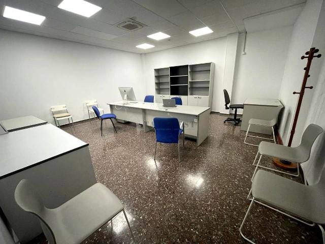 Local comercial en Alquiler en Roquetes