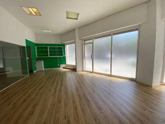 Local comercial en Alquiler en Roses Castellbell