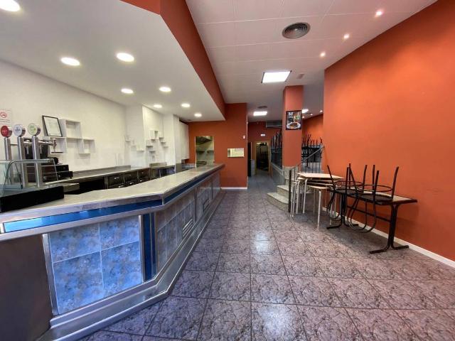 Local comercial en Alquiler en Roses Castellbell