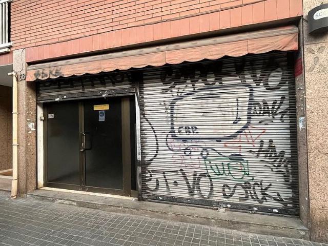 Local comercial en alquiler en rambla De Badal, Barcelona, de 263 m² por 2.500