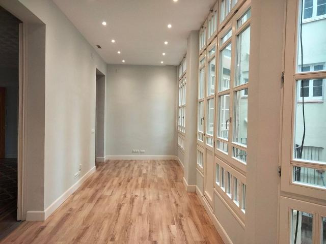 Local comercial en alquiler en rambla De Catalunya, Barcelona, de 69 m² 2 habitaciones por 1.800