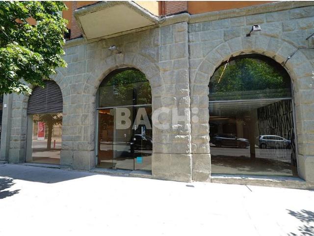 Local comercial en alquiler en rambla De Sant Domènec, Vic, de 273 m² por 900