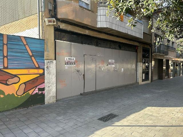 Local comercial en alquiler en Rubí, de 232 m² por 2.354