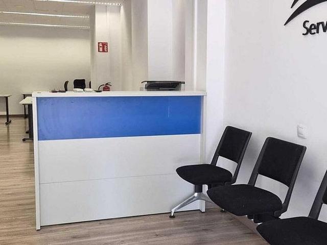 Local comercial en alquiler en Terrassa, de 135 m² por 800