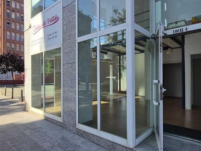 Local comercial en alquiler en Terrassa, de 45 m² por 550