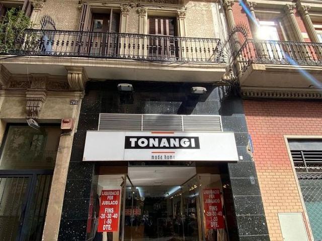 Local comercial en alquiler en travesía De Gràcia, Barcelona, de 280 m² por 1.800